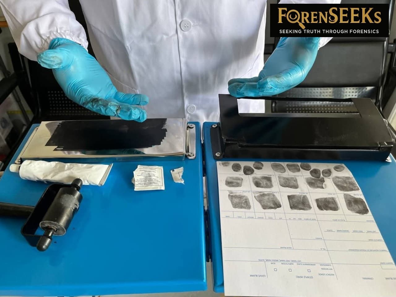 Fingerprint Table Top (Metal), Folding FP Station w/ Stainless Pad & Cardholder